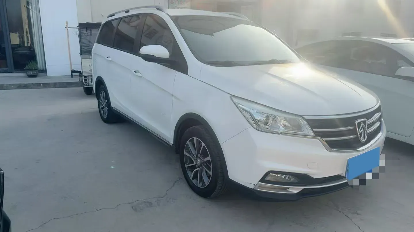 2019 BaoJun 730 1.5L 112HP L4 6MT,autocango,china used car exporter,china ev exporter,chinese used car exporter,chinese used ev exporter