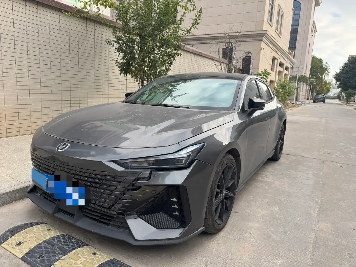 2023 ChangAn UNI-V 1.5T 188HP L4 7DCT