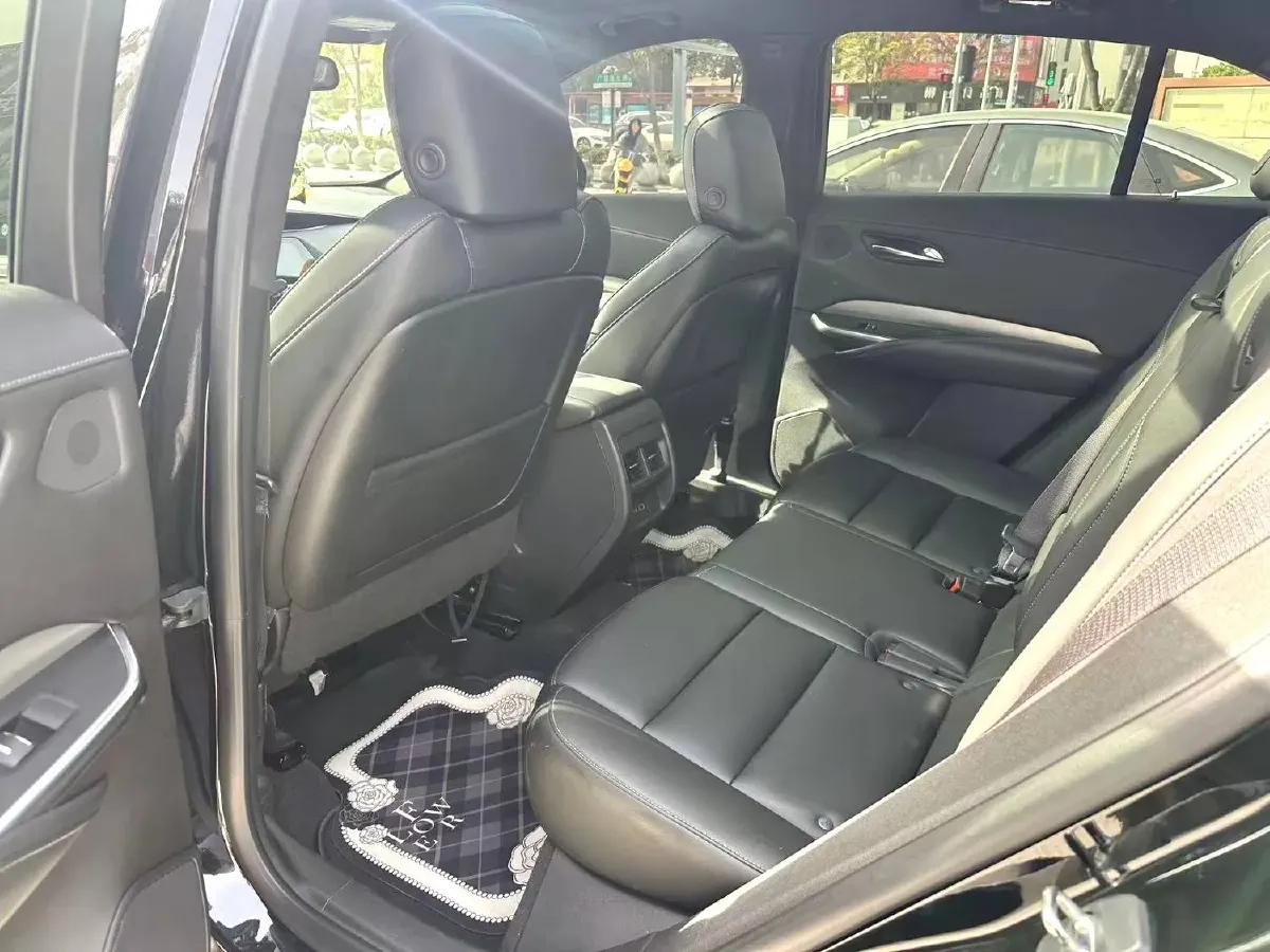 2020 Cadillac XT4 2.0T 241HP L4 9AT,autocango,china used car exporter,china ev exporter,chinese used car exporter,chinese used ev exporter