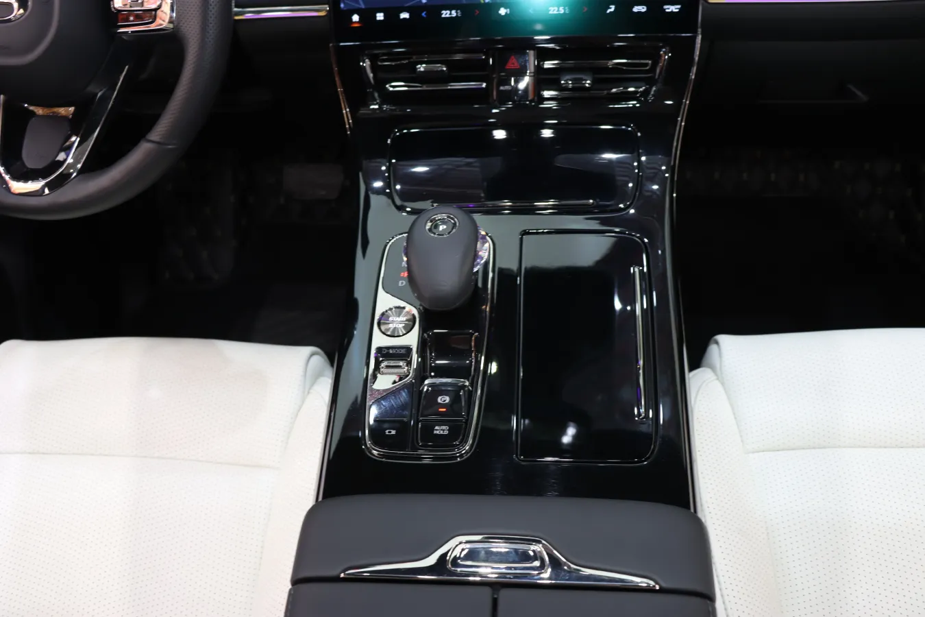 2023 GAC Trumpchi M8 2.0T 190HP L4 E-CVT Hybrid,autocango,china used car exporter,china ev exporter,chinese used car exporter,chinese used ev exporter