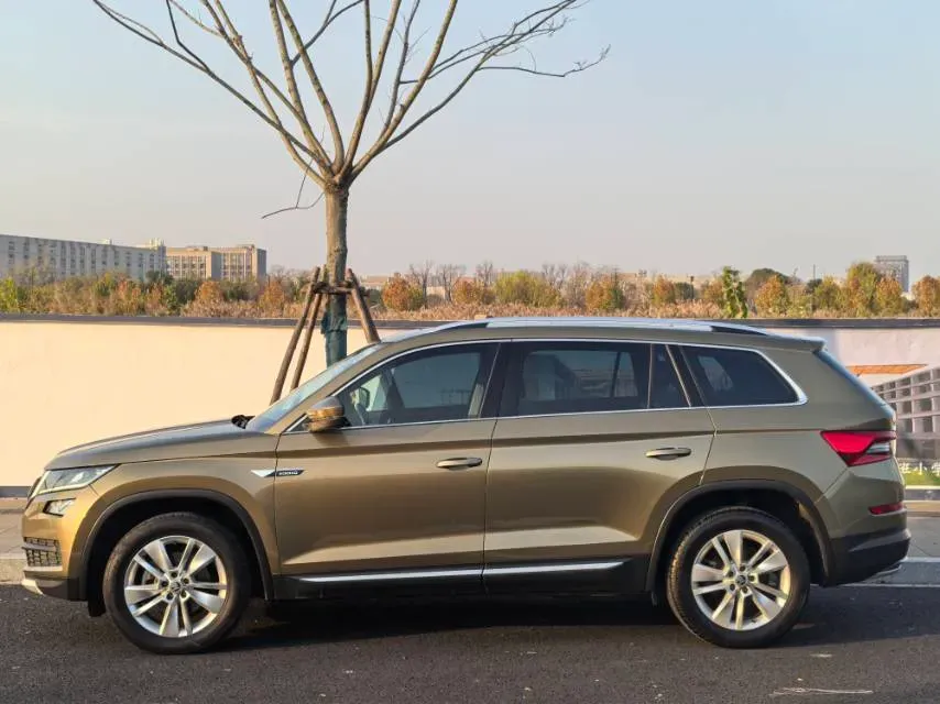 2018 Skoda Kodiak 2.0T 186HP L4 7DCT,autocango,china used car exporter,china ev exporter,chinese used car exporter,chinese used ev exporter