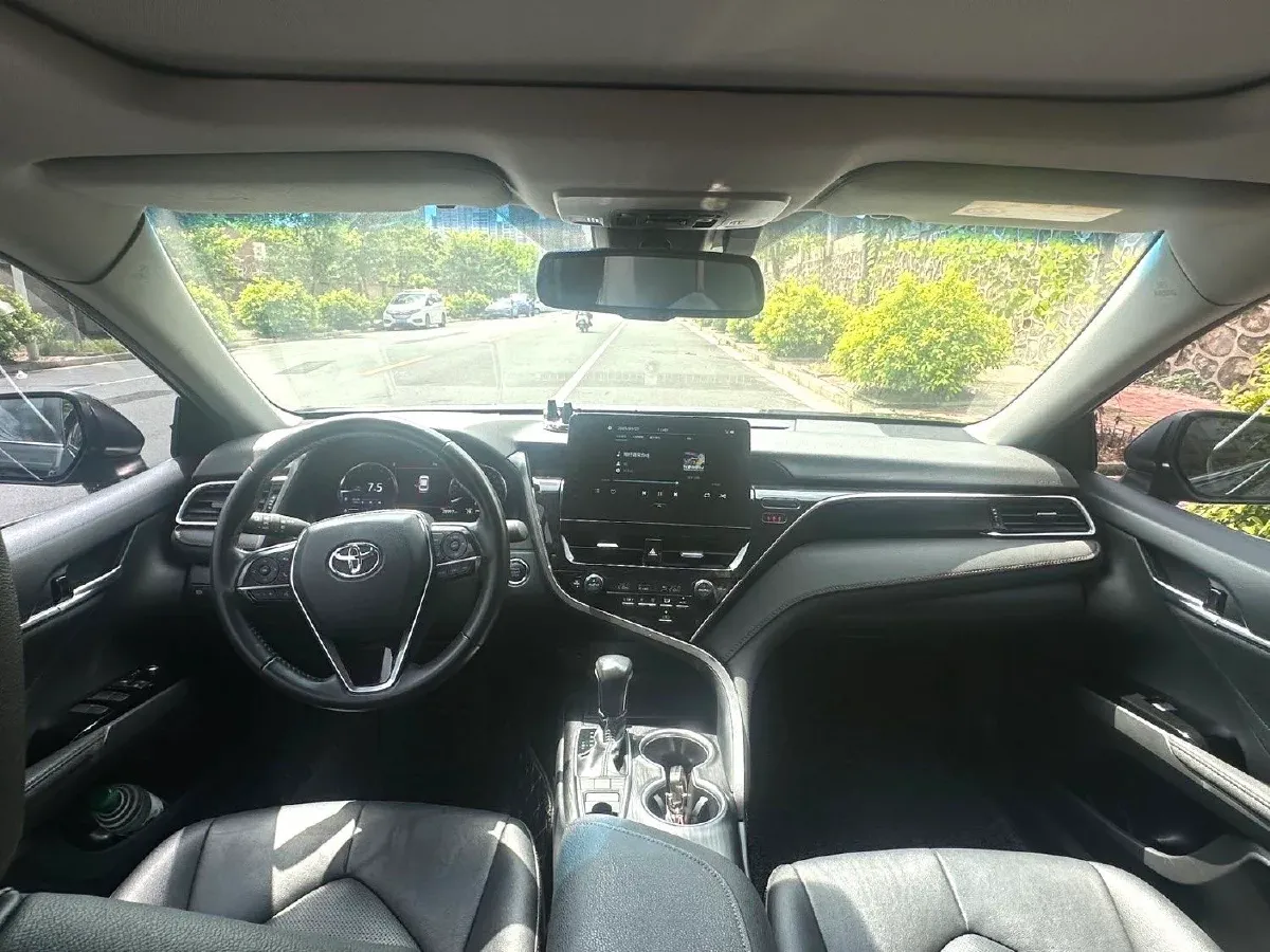 2021 Toyota Camry 2.5L 209HP L4 8AT,autocango,china used car exporter,china ev exporter,chinese used car exporter,chinese used ev exporter