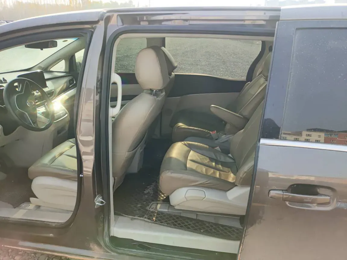 2022 Buick GL8 2.0T 237HP L4 9AT,autocango,china used car exporter,china ev exporter,chinese used car exporter,chinese used ev exporter