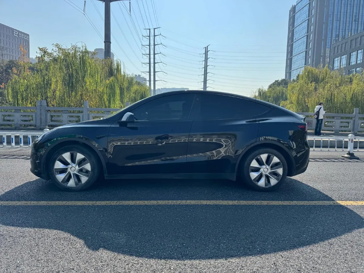 2022 Tesla Model Y BEV 60KWH,autocango,china used car exporter,china ev exporter,chinese used car exporter,chinese used ev exporter