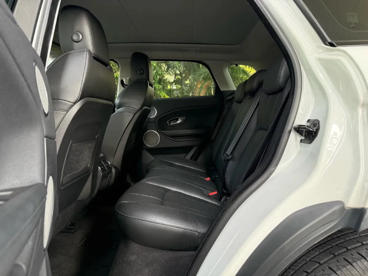 2018 Land Rover Range Rover Evoque 2.0T 241HP L4 9AT,autocango,china used car exporter,china ev exporter,chinese used car exporter,chinese used ev exporter