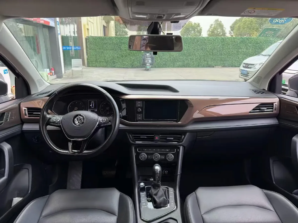 2019 MINI MINI 1.5T 102HP L3 7DCT,autocango,china used car exporter,china ev exporter,chinese used car exporter,chinese used ev exporter