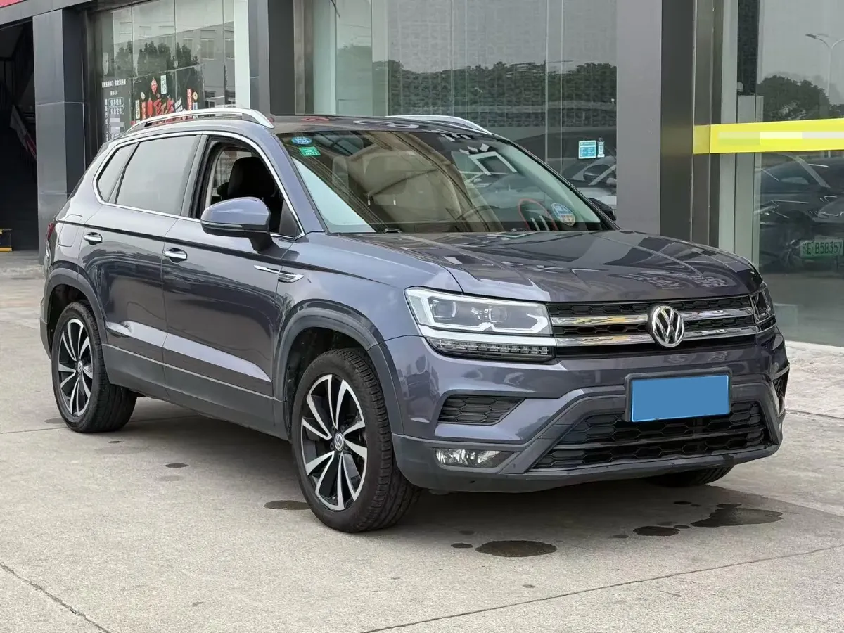 2019 MINI MINI 1.5T 102HP L3 7DCT,autocango,china used car exporter,china ev exporter,chinese used car exporter,chinese used ev exporter