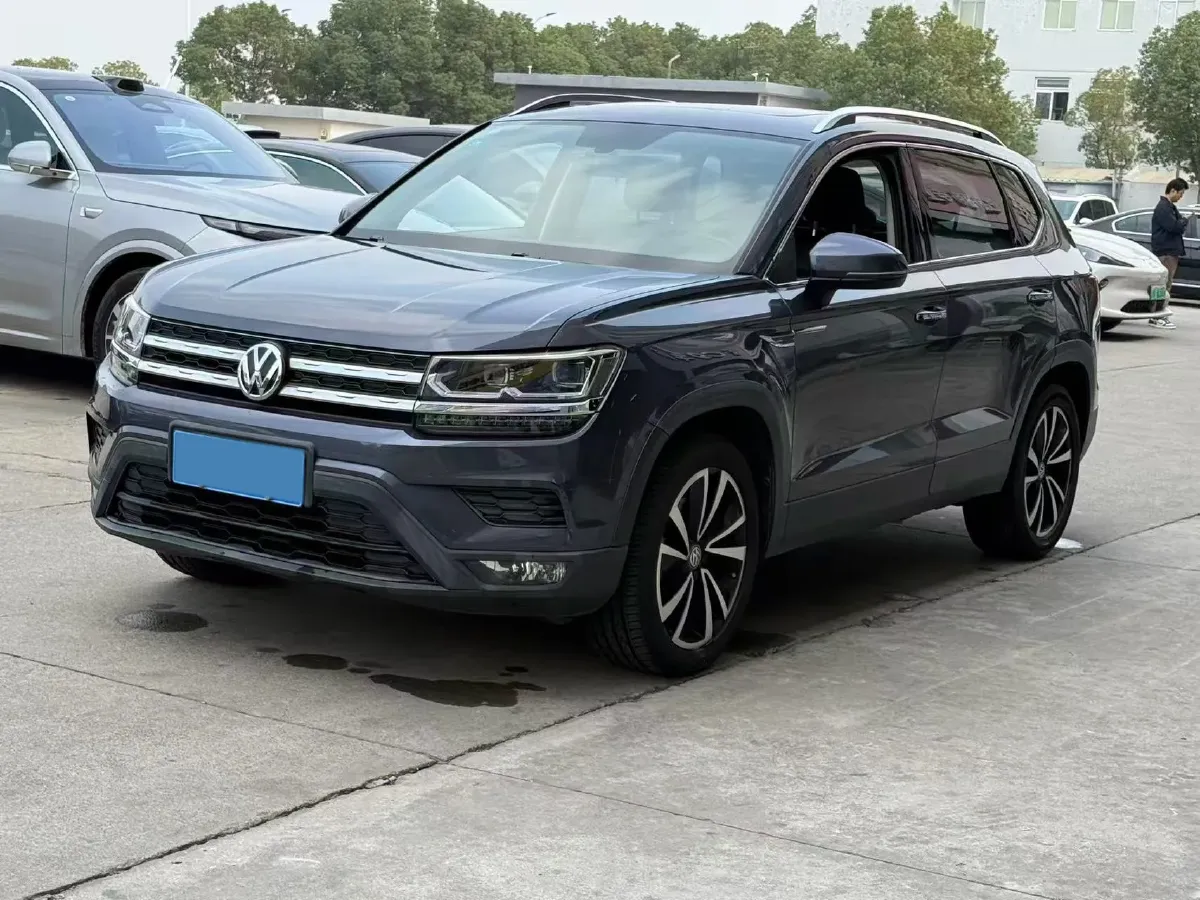 2019 MINI MINI 1.5T 102HP L3 7DCT,autocango,china used car exporter,china ev exporter,chinese used car exporter,chinese used ev exporter