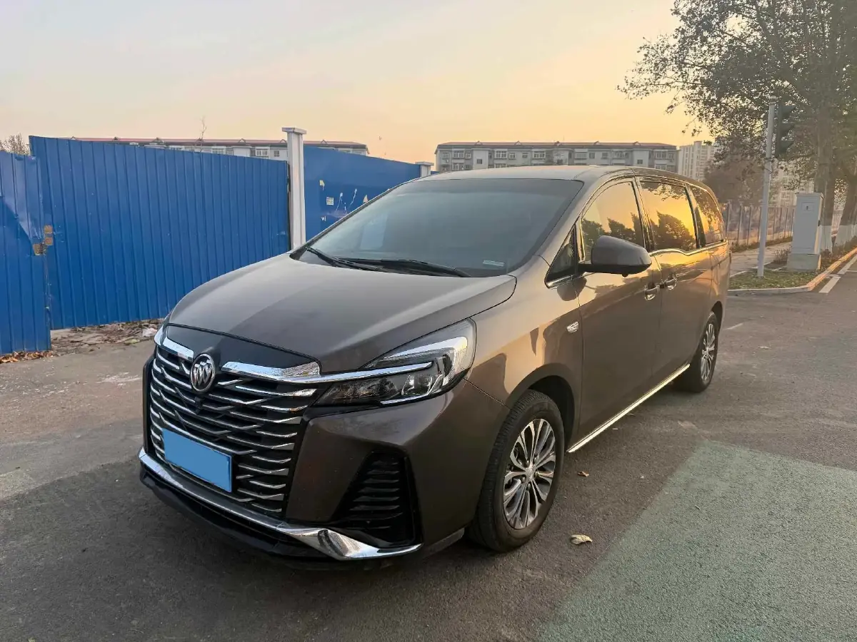 2022 Buick GL8 2.0T 237HP L4 9AT 2022 Buick GL8 2.0T 237HP L4 9AT