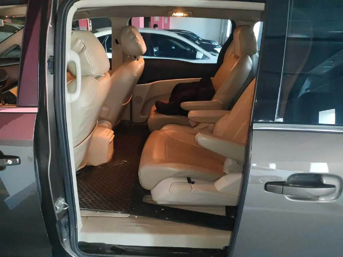 2022 Buick GL8 2.0T 237HP L4 9AT,autocango,china used car exporter,china ev exporter,chinese used car exporter,chinese used ev exporter