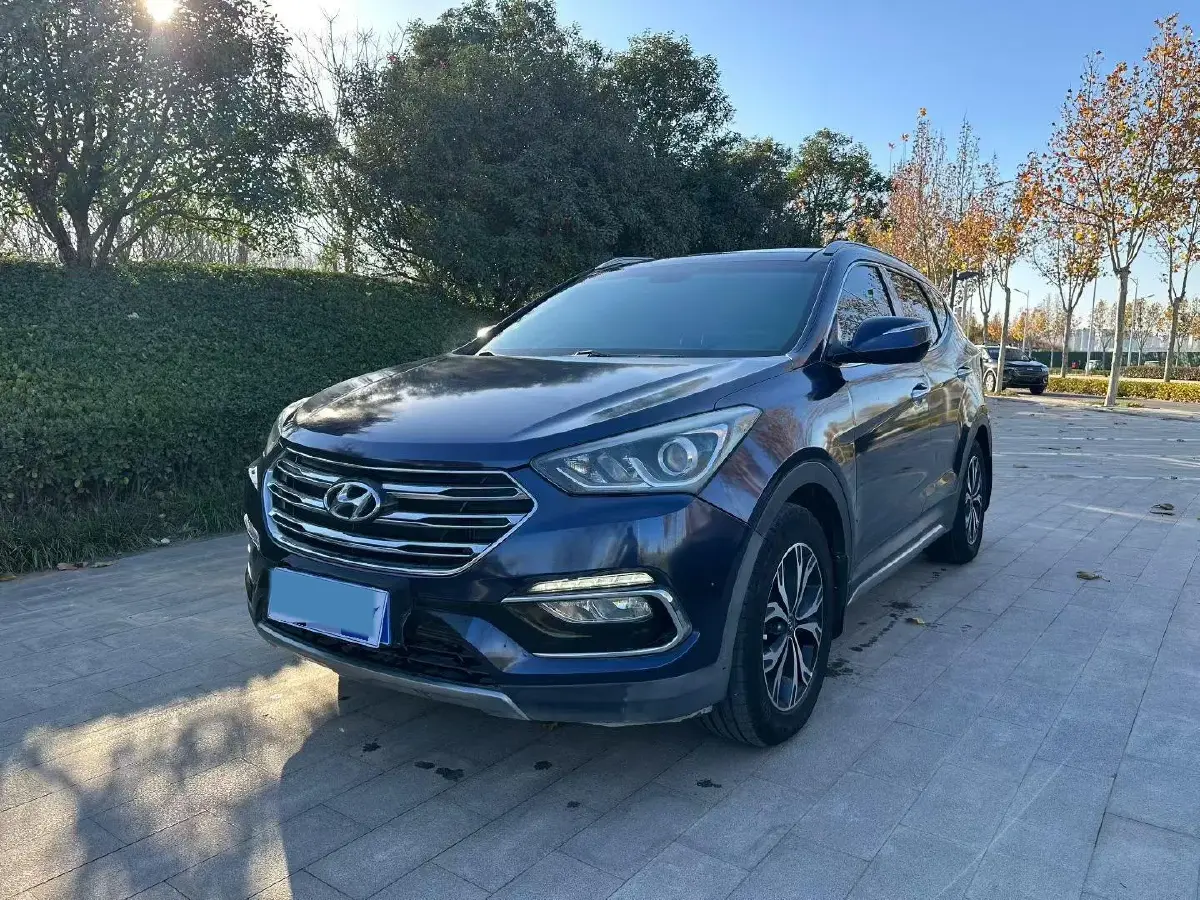 2017 Hyundai Santafe 2.0T 245HP L4 6AT