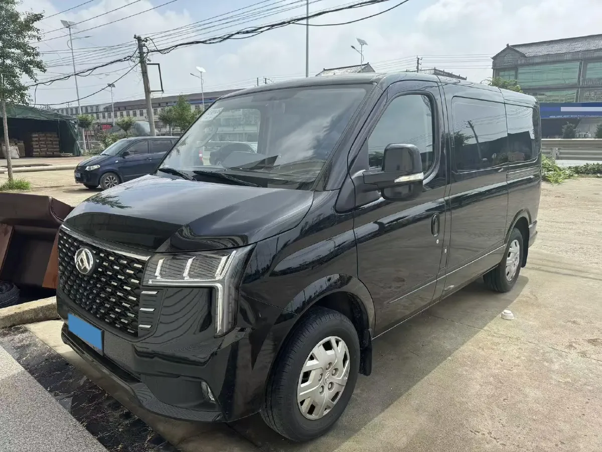 2025 MAXUS XinTu V80 2.0T 147HP L4 6MT,autocango,china used car exporter,china ev exporter,chinese used car exporter,chinese used ev exporter