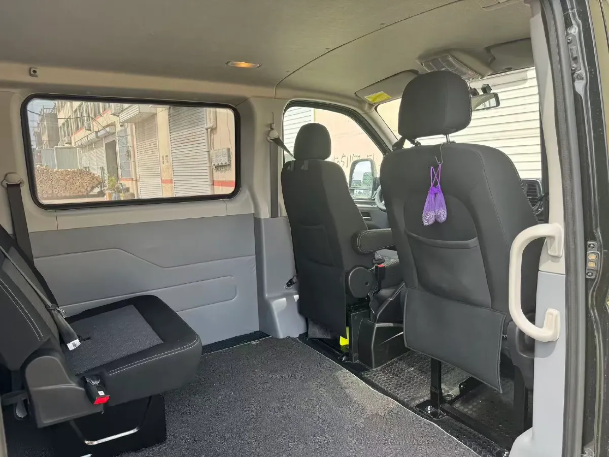 2025 MAXUS XinTu V80 2.0T 147HP L4 6MT,autocango,china used car exporter,china ev exporter,chinese used car exporter,chinese used ev exporter