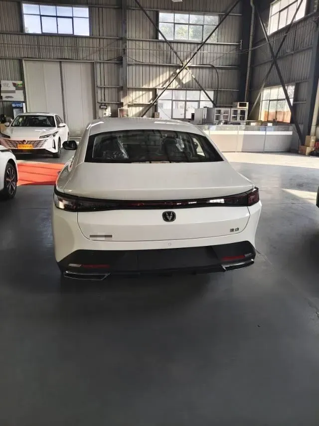 2025 ChangAn Eado 1.5T 192HP L4 7DCT,autocango,china used car exporter,china ev exporter,chinese used car exporter,chinese used ev exporter