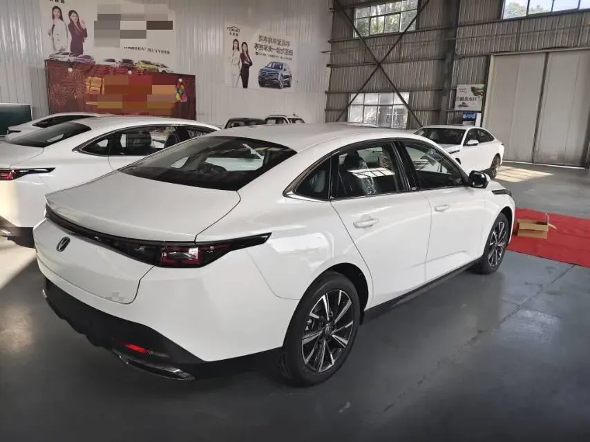 2025 ChangAn Eado 1.5T 192HP L4 7DCT,autocango,china used car exporter,china ev exporter,chinese used car exporter,chinese used ev exporter