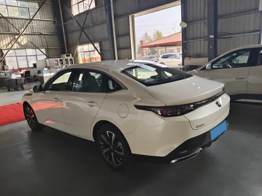 2025 ChangAn Eado 1.5T 192HP L4 7DCT,autocango,china used car exporter,china ev exporter,chinese used car exporter,chinese used ev exporter
