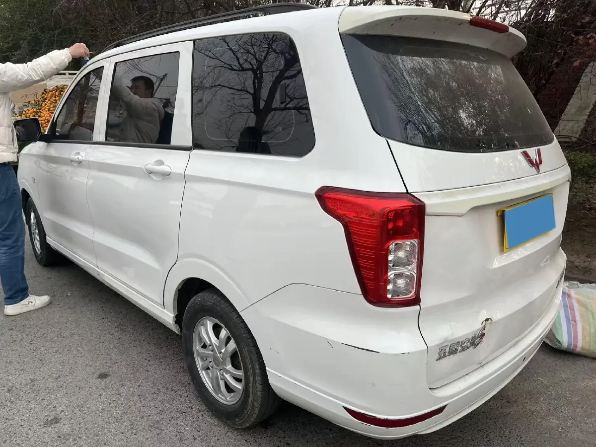 2019 WuLing HongGuang V 1.5L 105HP L4 5MT,autocango,china used car exporter,china ev exporter,chinese used car exporter,chinese used ev exporter
