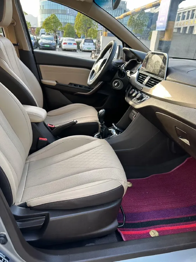 2017 BaoJun 310W 1.5L 112HP L4 6MT,autocango,china used car exporter,china ev exporter,chinese used car exporter,chinese used ev exporter