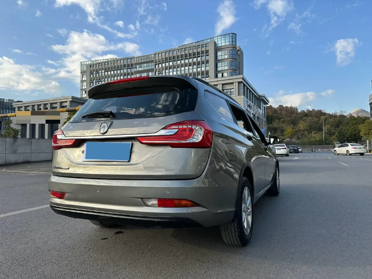 2017 BaoJun 310W 1.5L 112HP L4 6MT,autocango,china used car exporter,china ev exporter,chinese used car exporter,chinese used ev exporter