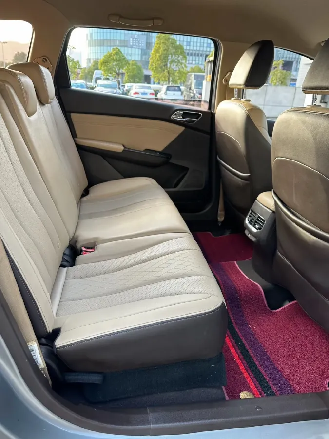 2017 BaoJun 310W 1.5L 112HP L4 6MT,autocango,china used car exporter,china ev exporter,chinese used car exporter,chinese used ev exporter