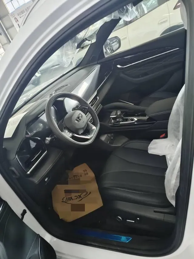 2024 Geely Monjaro 2.0T 218HP L4 7DCT,autocango,china used car exporter,china ev exporter,chinese used car exporter,chinese used ev exporter