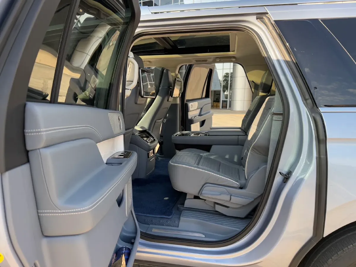 2020 Lincoln Navigator 3.5T 388HP V6 10AT,autocango,china used car exporter,china ev exporter,chinese used car exporter,chinese used ev exporter