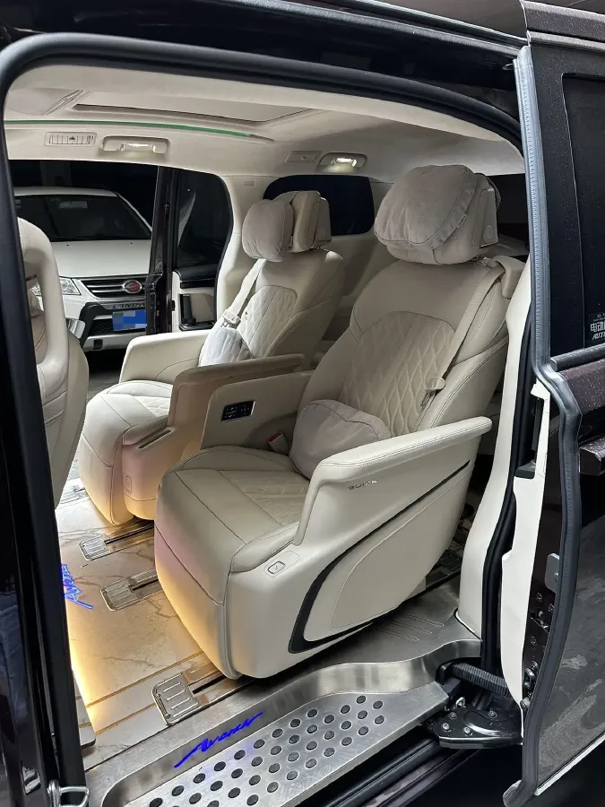 2022 Buick GL8 2.0T 237HP L4 9AT,autocango,china used car exporter,china ev exporter,chinese used car exporter,chinese used ev exporter