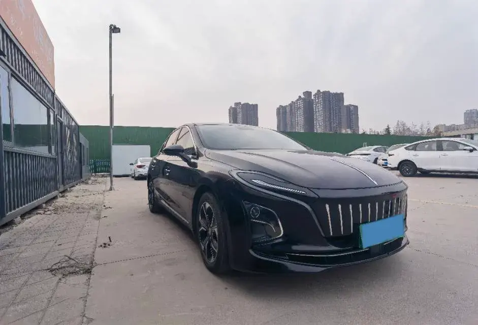 2022 HongQi E-QM5 BEV 56KWH