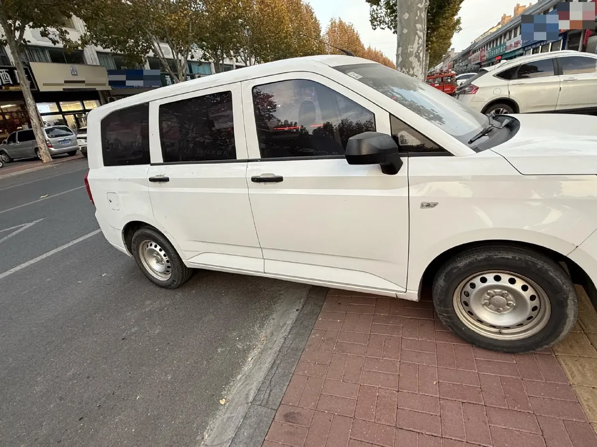 2020 WuLing HongGuang Plus 1.5L 99HP L4 6MT,autocango,china used car exporter,china ev exporter,chinese used car exporter,chinese used ev exporter