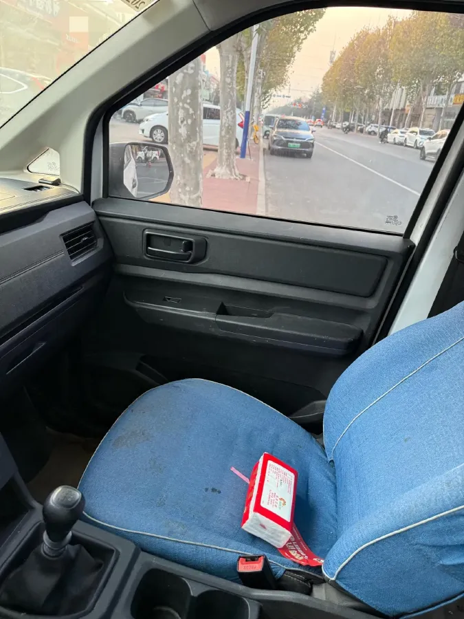 2020 WuLing HongGuang Plus 1.5L 99HP L4 6MT,autocango,china used car exporter,china ev exporter,chinese used car exporter,chinese used ev exporter