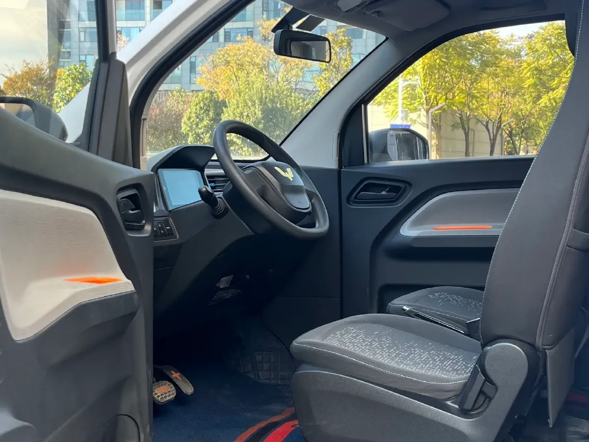 2021 WuLing HongGuang MINI EV BEV 9KWH,autocango,china used car exporter,china ev exporter,chinese used car exporter,chinese used ev exporter