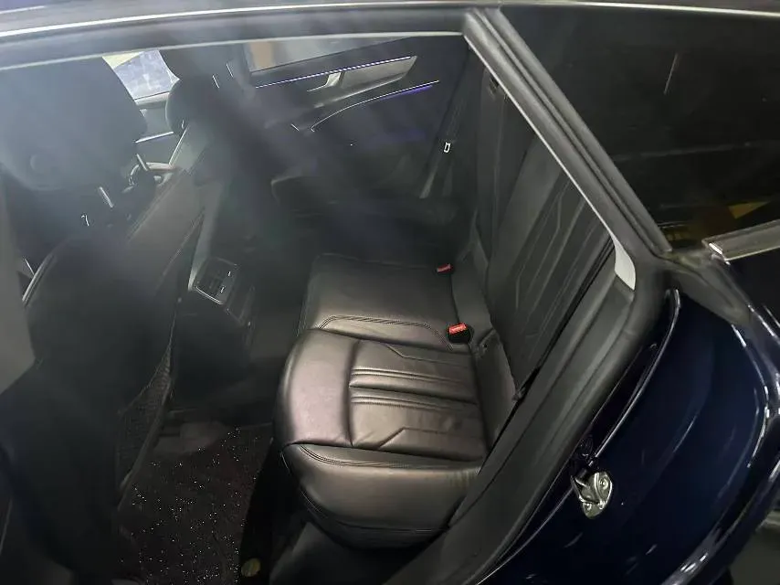 2021 Audi A7 2.0T 245HP L4 7DCT,autocango,china used car exporter,china ev exporter,chinese used car exporter,chinese used ev exporter