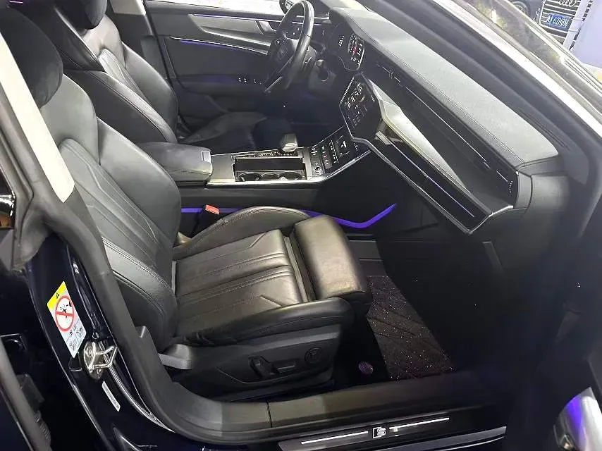 2021 Audi A7 2.0T 245HP L4 7DCT,autocango,china used car exporter,china ev exporter,chinese used car exporter,chinese used ev exporter