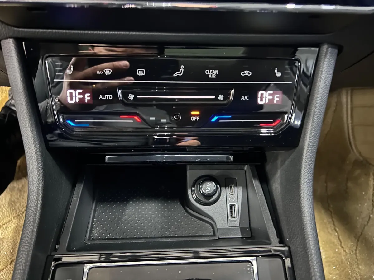 2023 Skoda Superb 1.4T 150HP L4 7DCT,autocango,china used car exporter,china ev exporter,chinese used car exporter,chinese used ev exporter