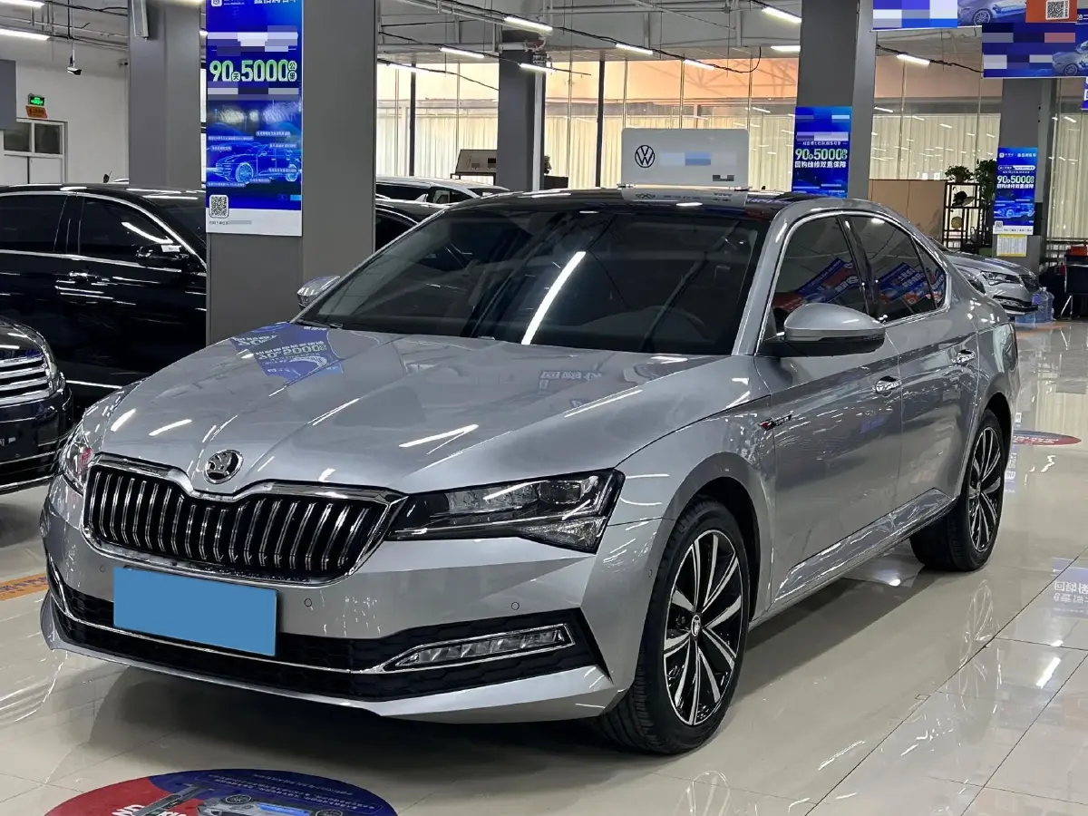 2023 Skoda Superb 1.4T 150HP L4 7DCT 2023 Skoda Superb 1.4T 150HP L4 7DCT