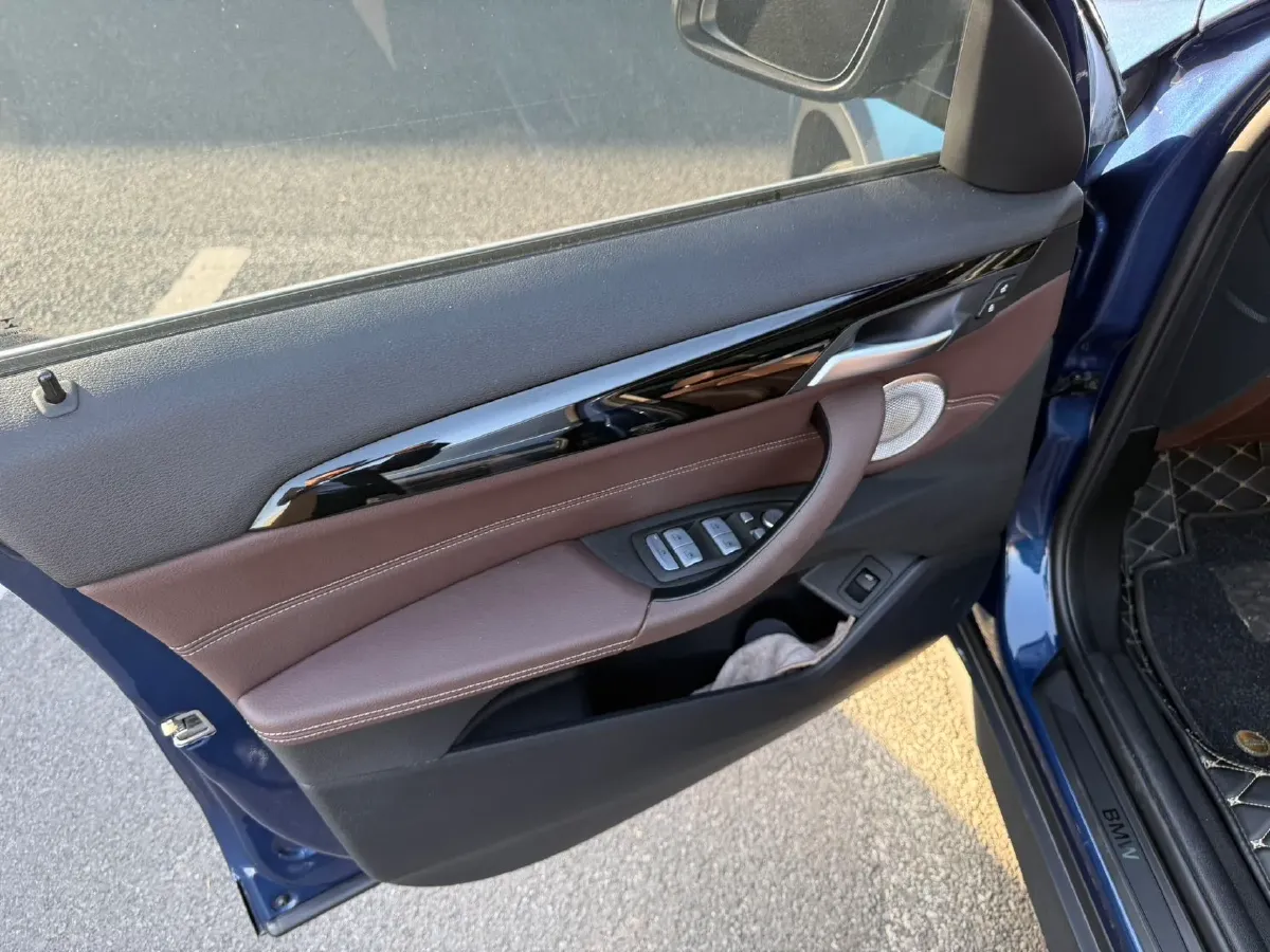 2022 BMW X1 2.0T 192HP L4 7DCT,autocango,china used car exporter,china ev exporter,chinese used car exporter,chinese used ev exporter