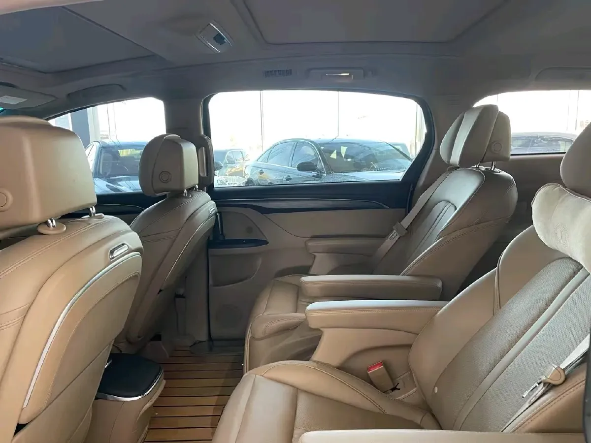 2021 Buick GL8 2.0T 237HP L4 9AT,autocango,china used car exporter,china ev exporter,chinese used car exporter,chinese used ev exporter