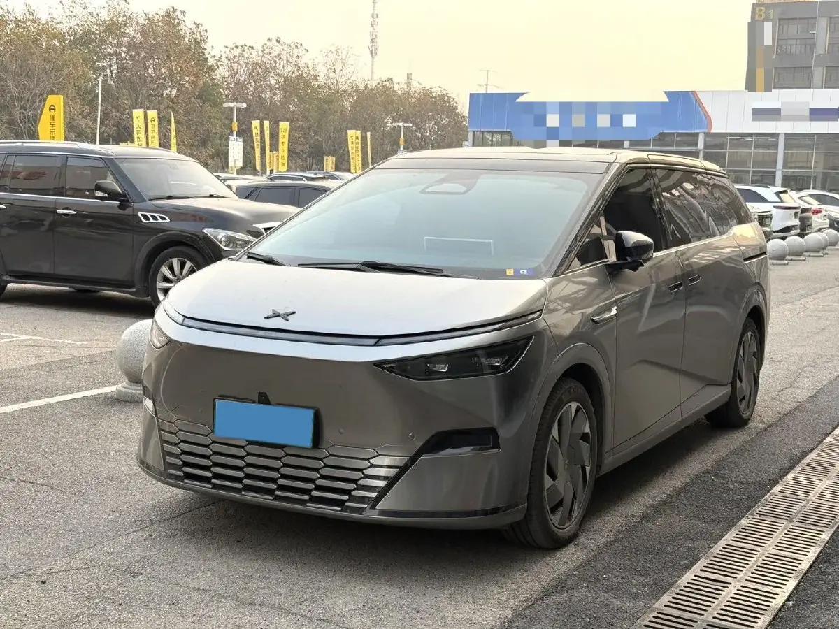 2024 Xpeng X9 BEV 84.5KWH