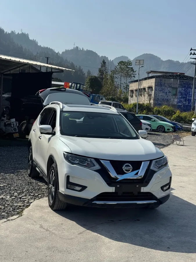 2021 Nissan X-Trail 2.5L 181HP L4 CVT,autocango,china used car exporter,china ev exporter,chinese used car exporter,chinese used ev exporter