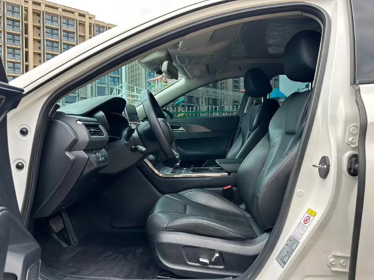 2020 HongQi H5 1.8T 197HP L4 6AT,autocango,china used car exporter,china ev exporter,chinese used car exporter,chinese used ev exporter