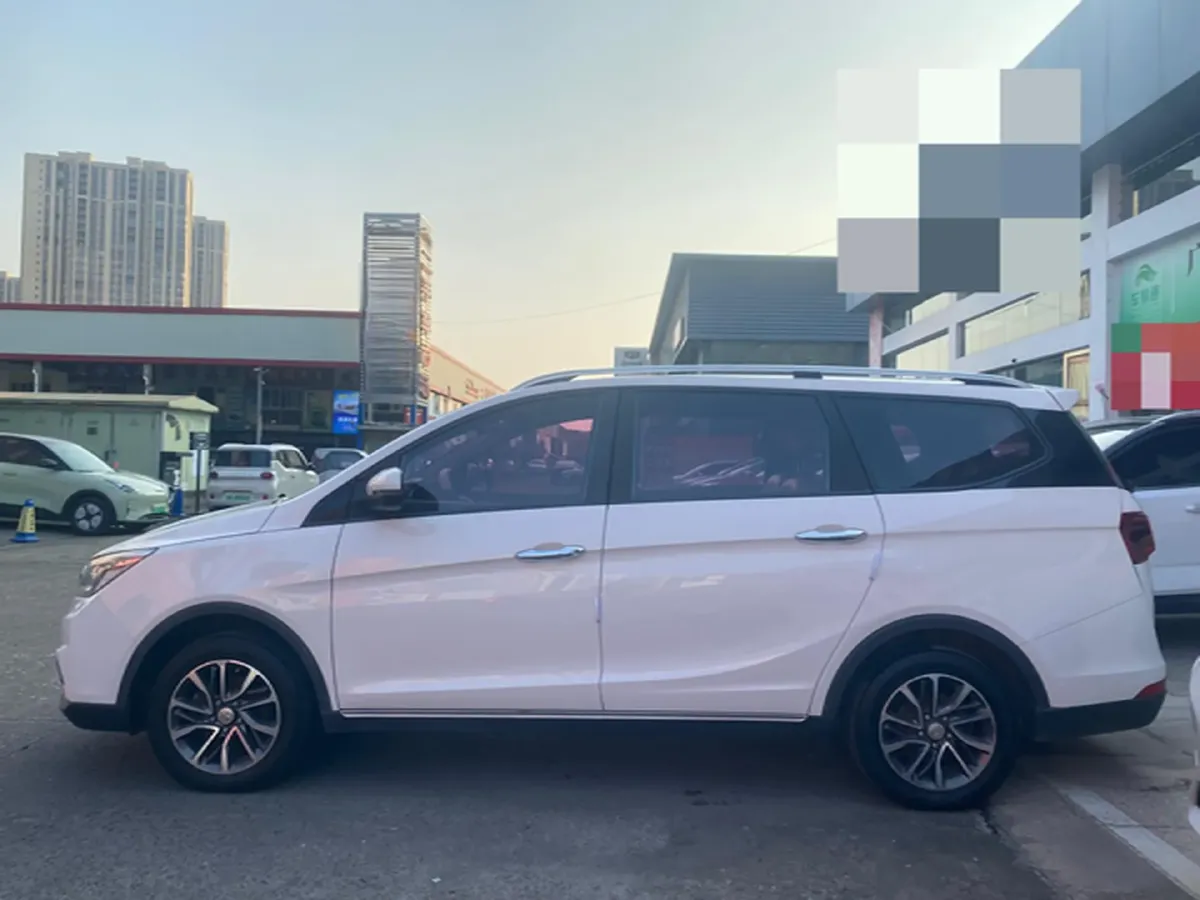 2019 BaoJun 730 1.5T 150HP L4 6MT,autocango,china used car exporter,china ev exporter,chinese used car exporter,chinese used ev exporter