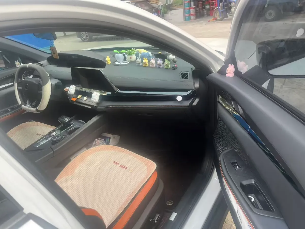 2024 ChangAn UNI-V 1.5T 188HP L4 7DCT,autocango,china used car exporter,china ev exporter,chinese used car exporter,chinese used ev exporter