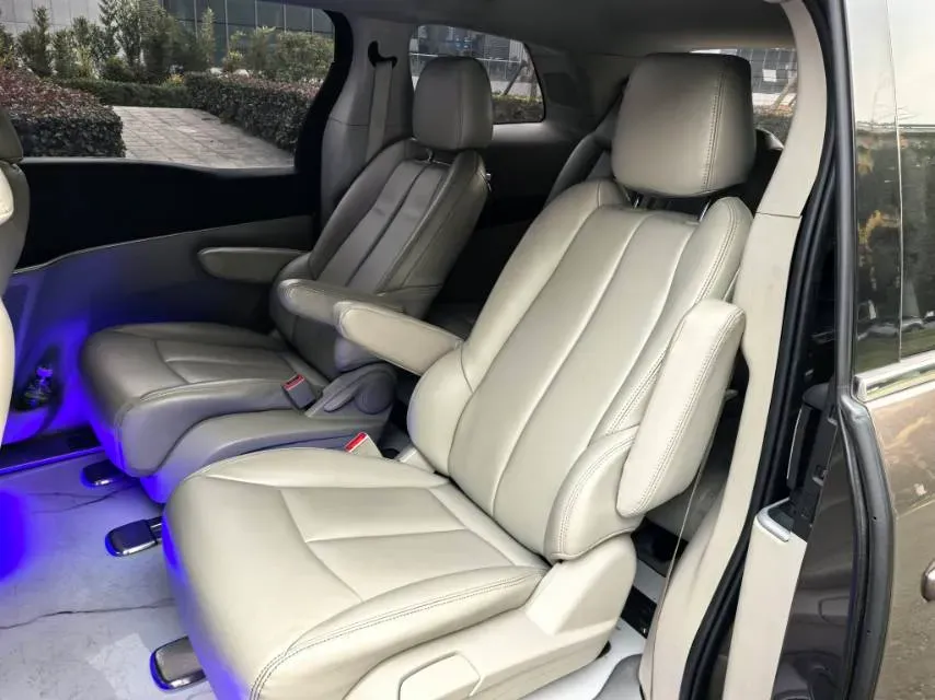 2021 Buick GL8 2.0T 237HP L4 9AT,autocango,china used car exporter,china ev exporter,chinese used car exporter,chinese used ev exporter