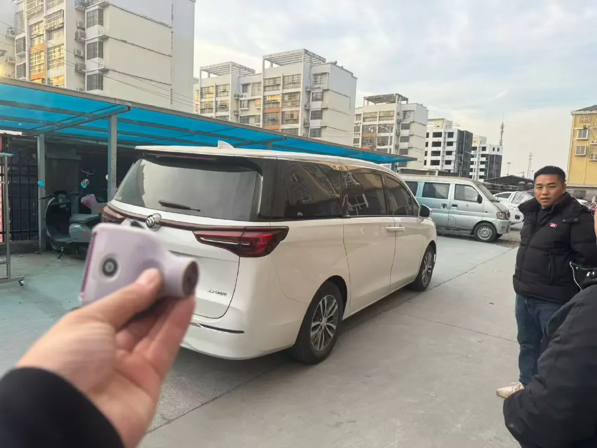 2021 Buick GL8 2.0T 237HP L4 9AT,autocango,china used car exporter,china ev exporter,chinese used car exporter,chinese used ev exporter