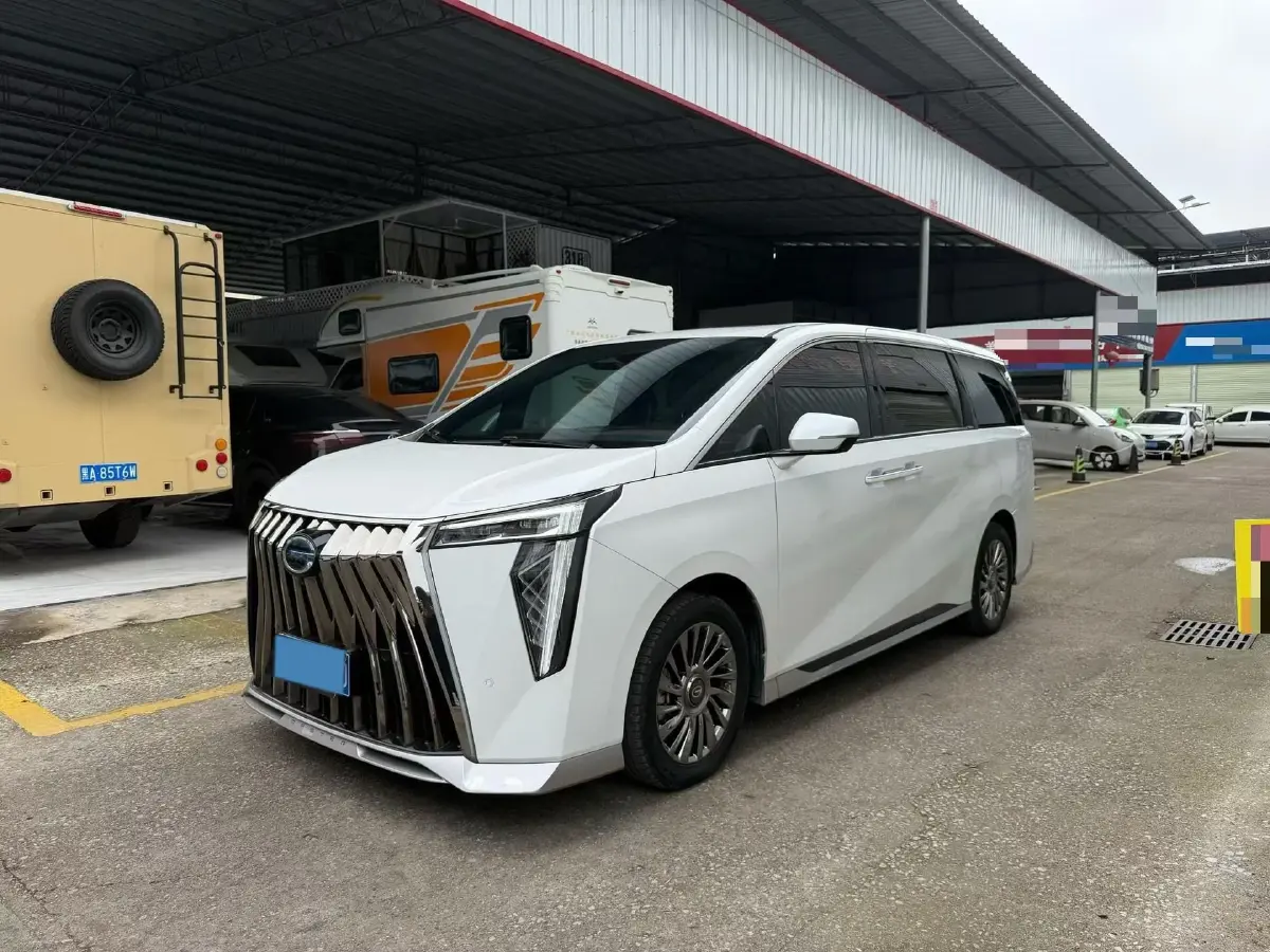 2023 GAC Trumpchi M8 2.0T 190HP L4 E-CVT Hybrid