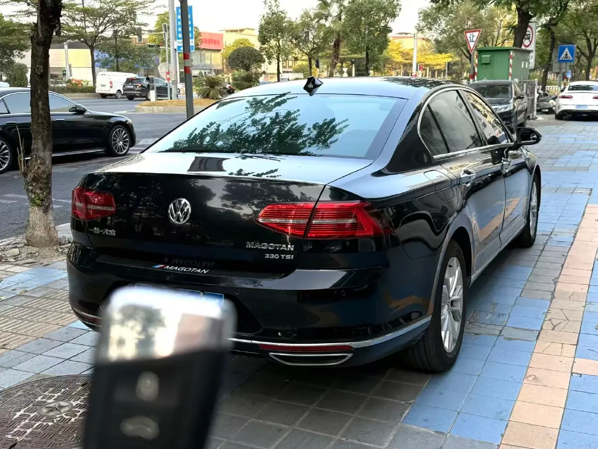 2018 Volkswagen Magotan 1.8T 180HP L4 7DCT,autocango,china used car exporter,china ev exporter,chinese used car exporter,chinese used ev exporter