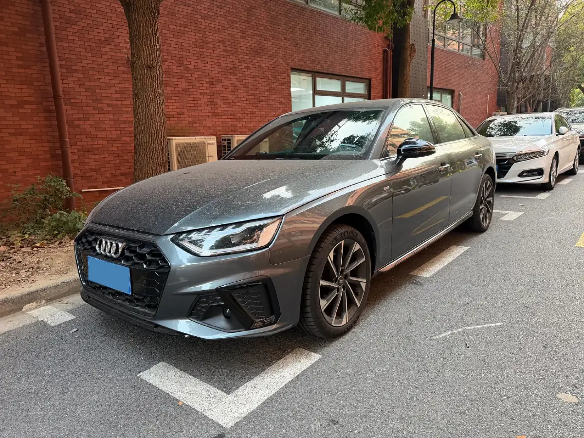 2024 Audi A4L 2.0T 190HP L4 7DCT