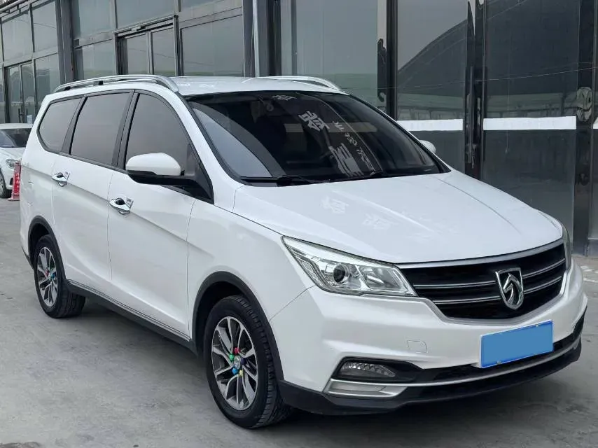 2019 BaoJun 730 1.5T 151HP L4 CVT,autocango,china used car exporter,china ev exporter,chinese used car exporter,chinese used ev exporter