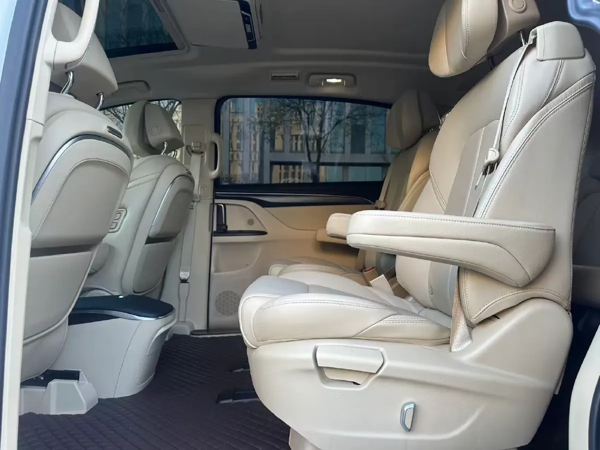 2023 Buick GL8 2.0T 237HP L4 9AT,autocango,china used car exporter,china ev exporter,chinese used car exporter,chinese used ev exporter