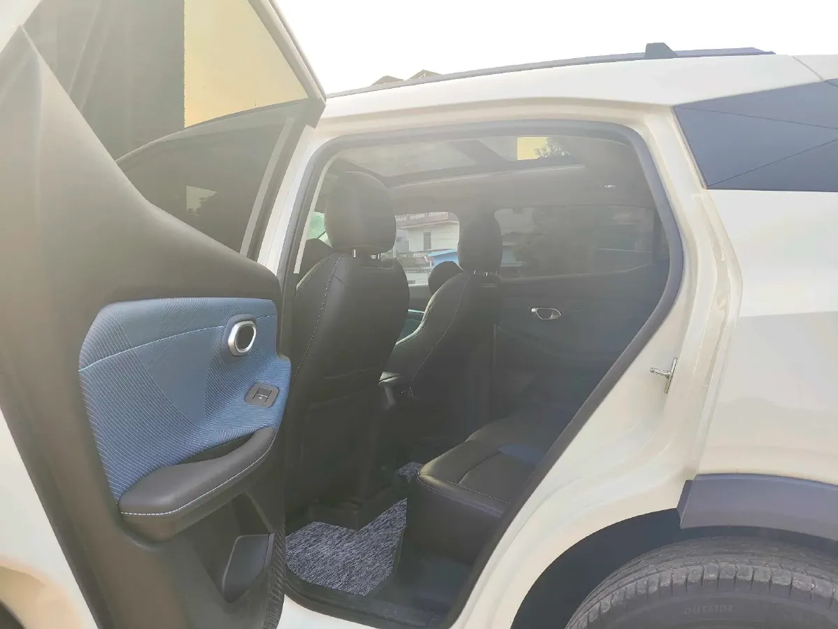 2023 GAC Trumpchi GS3 1.5T 177HP L4 7DCT,autocango,china used car exporter,china ev exporter,chinese used car exporter,chinese used ev exporter